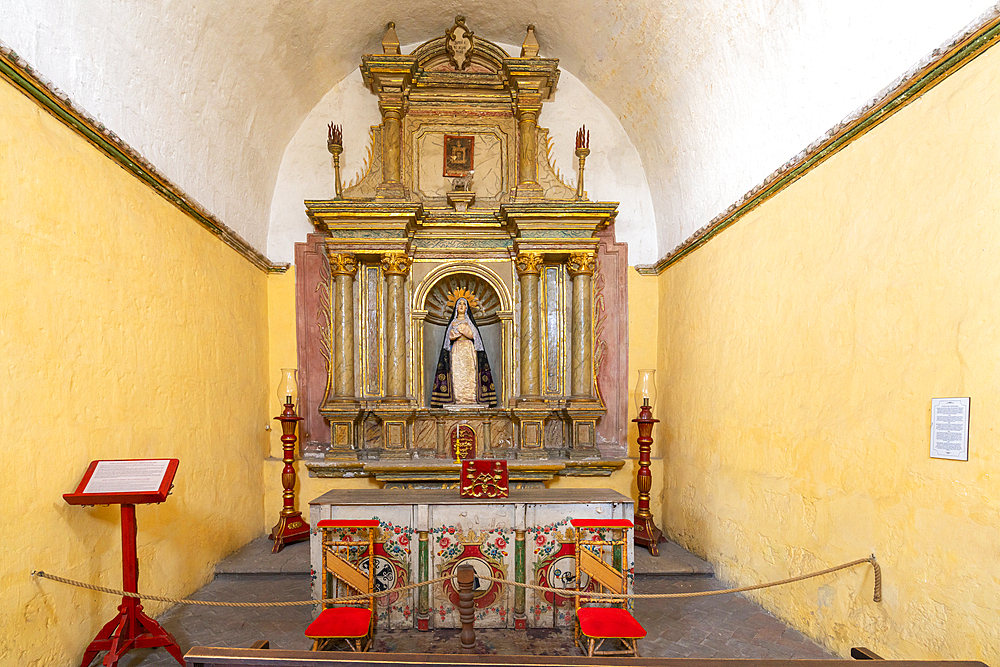 Altar at Cloister and Monastery of Santa Catalina de Siena, UNESCO World Heritage Site, Arequipa, Peru, South America