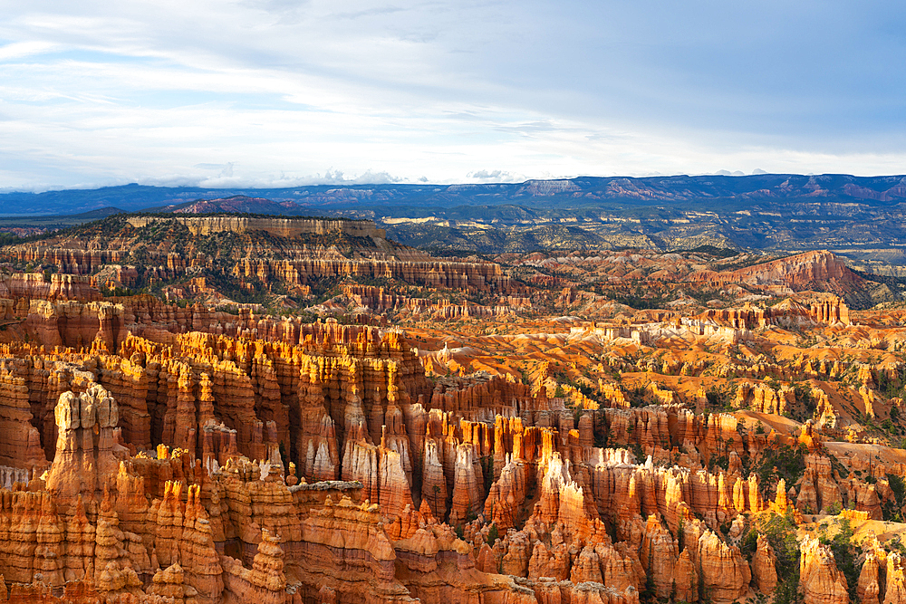 Bryce Canyon amphitheater at sunset, Inspiration Point, Bryce Canyon National Park, Utah, USA