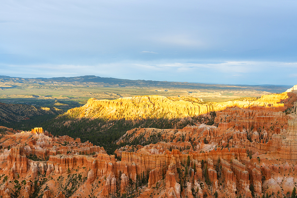 Bryce Canyon amphitheater at sunset, Inspiration Point, Bryce Canyon National Park, Utah, United States of America, North America