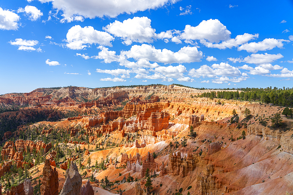 Scenic view of hoodoos and rock formations, Sunrise Point, Bryce Canyon National Park, Utah, USA