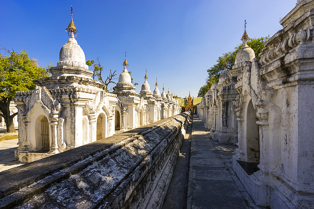 Kuthodaw Pagoda, Mandalay, Myanmar (Burma), Asia