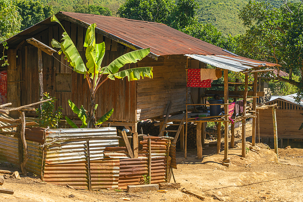 Wooden house in village of Kayaw tribe, Loikaw District, Kayah State, Myanmar (Burma), Asia