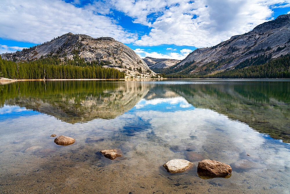 Tenaya Lake, Yosemite National Park, California, USA