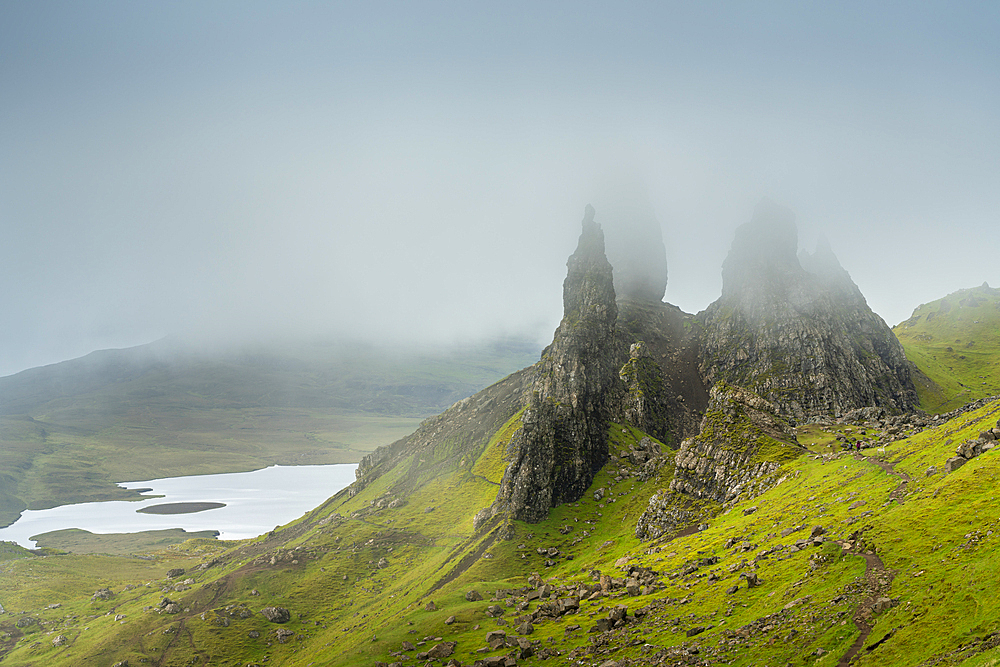 Old Man of Storr rock formation with Loch Leathan, Isle of Skye, Inner Hebrides, Scottish Highlands, Scotland, United Kingdom, Europe