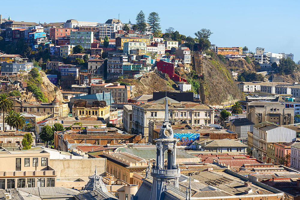 Scenic view of Valparaiso and tower of Armada building from Paseo Yugoslavo, Valparaiso, Valparaiso Province, Valparaiso Region, Chile, South America