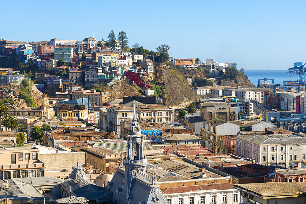 Scenic view of Valparaiso and tower of Armada building from Paseo Yugoslavo, Valparaiso, Valparaiso Province, Valparaiso Region, Chile, South America