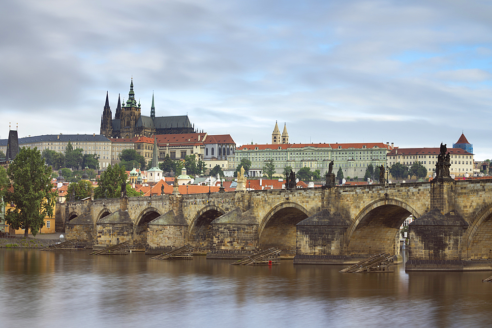 Prague Castle and Charles Bridge, UNESCO World Heritage Site, Prague, Bohemia, Czech Republic (Czechia), Europe