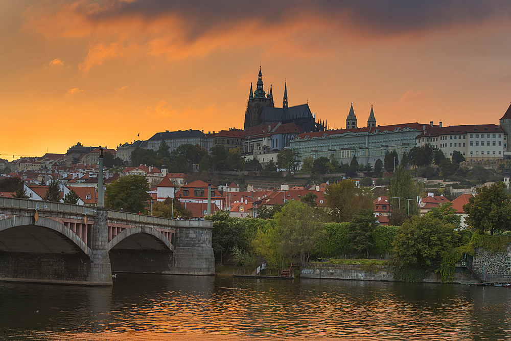 Prague Castle and Manes Bridge at sunset, Prague, Bohemia, Czech Republic (Czechia), Europe