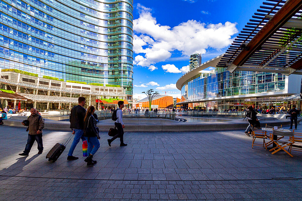 Piazza Gae Aulenti, Porta Nuova district, Milan, Lombardy, Italy, Europe