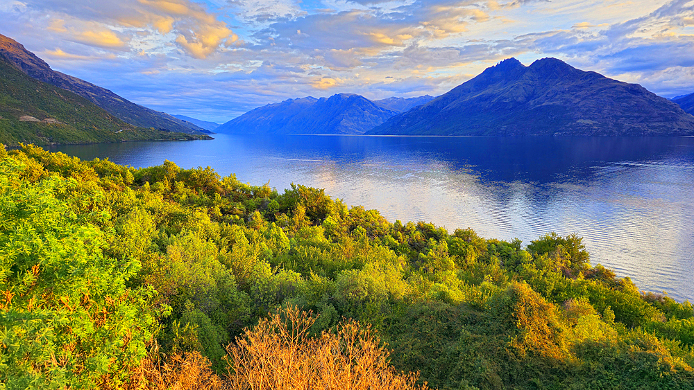 Autumn evening, Lake Wakatipu, near Queenstown, South Island, New Zealand