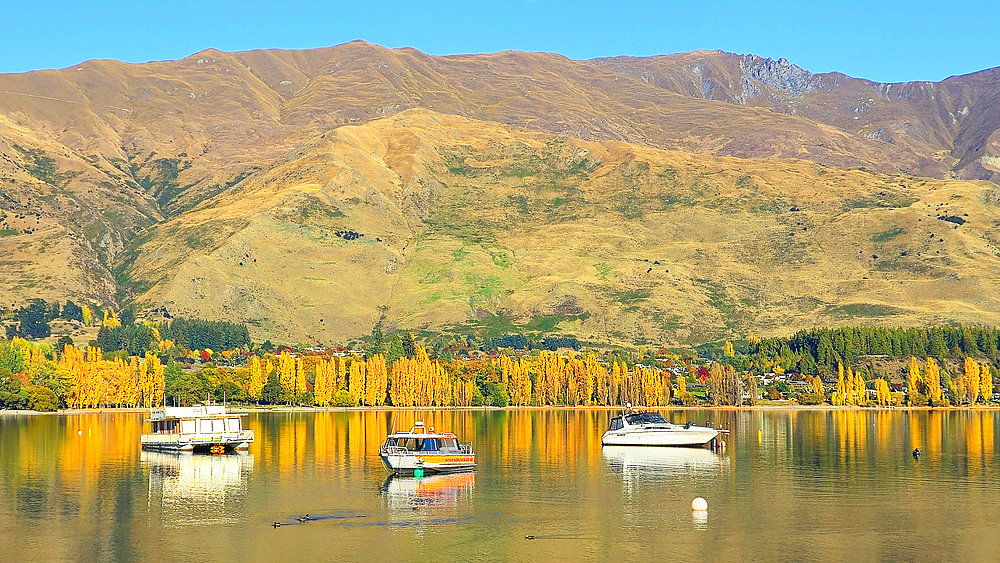 Lake Wanaka from the waterfront Wanaka