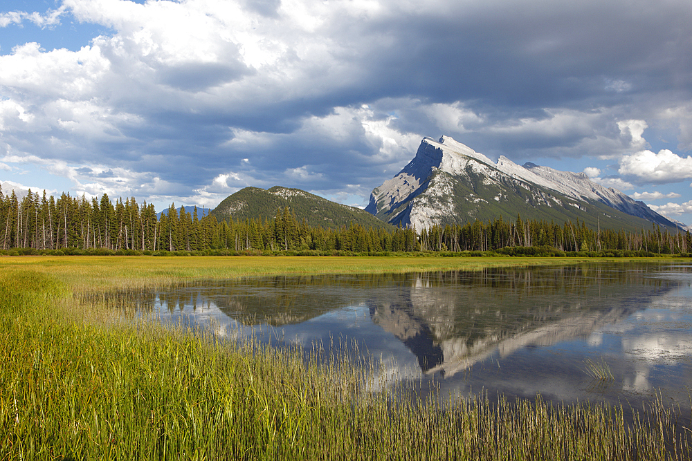 Mount Rundle and Vermillion Lakes, Banff National Park, UNESCO World Heritage Site, Alberta, Rocky Mountains, Canada, North America