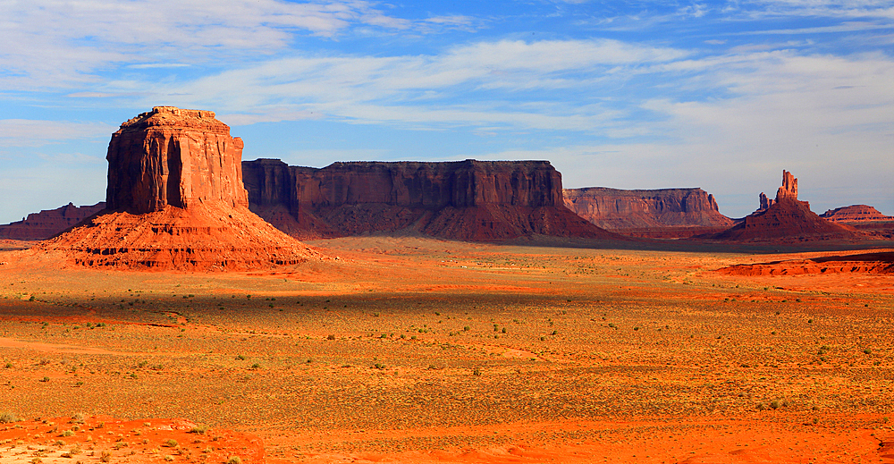 Monument Valley, Navajo Indian Territory/ Utah, USA