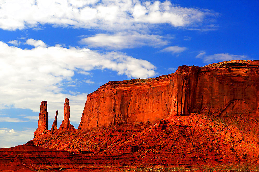 Monument Valley, Navajo Indian Territory/ Utah, USA