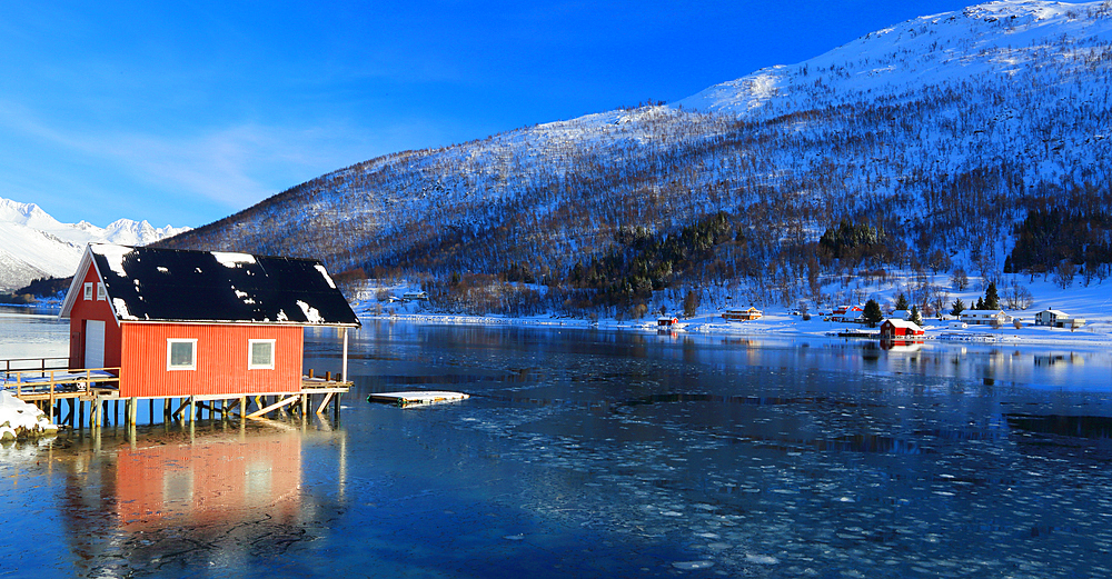 Rorbu near Sommaroy, Troms og Finnmark, north west Norway, Scandinavia, Europe