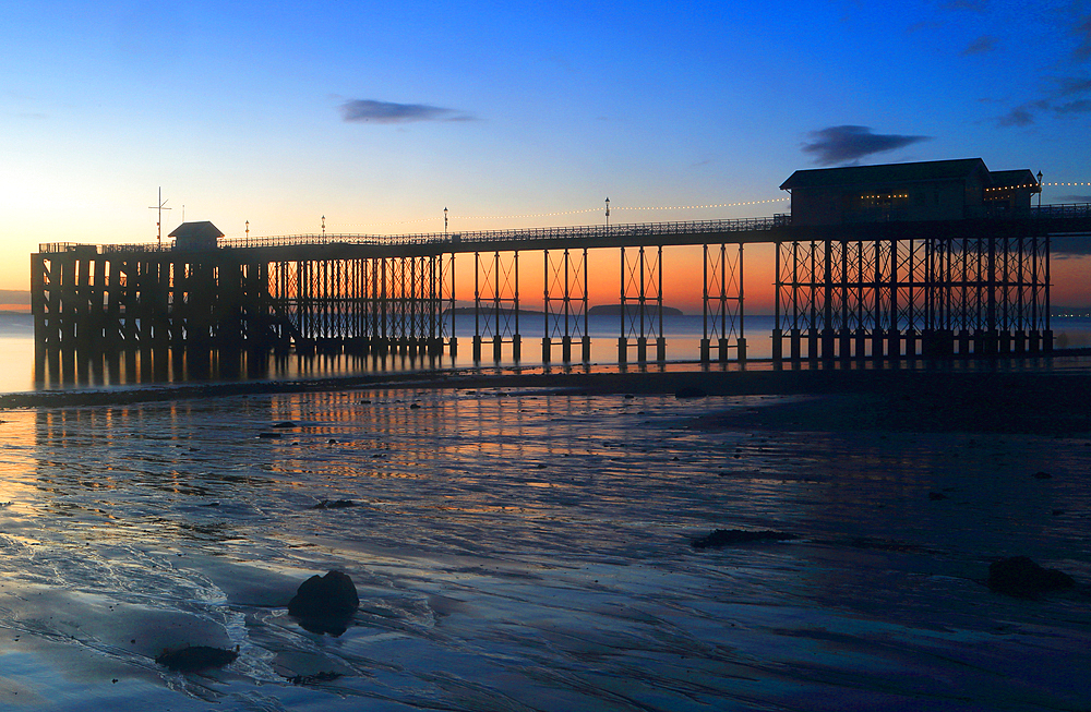 Penarth Pier at sunrise, Penarth, Vale of Glamorgan, South Wales, United Kingdom, Europe