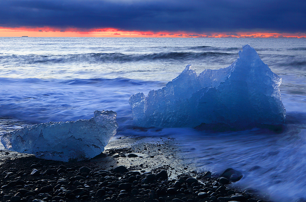 Breioamerkursandur (Diamond Beach) near Jokulsarlon Glacier Lagoon, at sunrise (dawn), Vatnajokull National Park, southern Iceland, Polar Regions