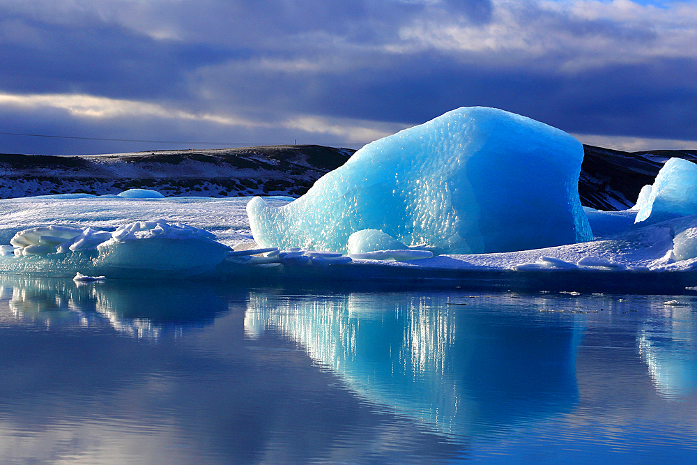 Icebergs, Jokulsarlon Glacier Lagoon, Vatnajokull National Park, southern Iceland, Polar Regions