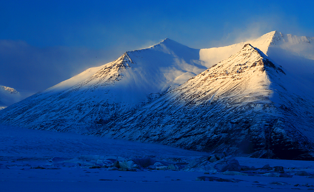 Mountains near Jokulsarlon Glacier Lagoon, Vatnajokull National Park, southern Iceland, Polar Regions