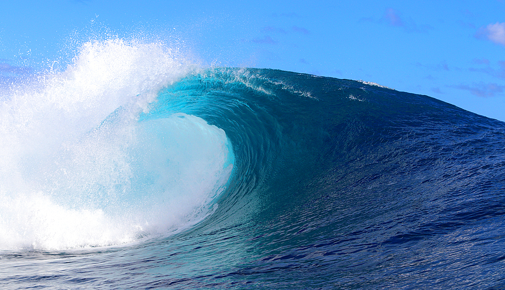 Breaking wave, Teahupo'o, Tahiti, French Polynesia, South Pacific, Pacific