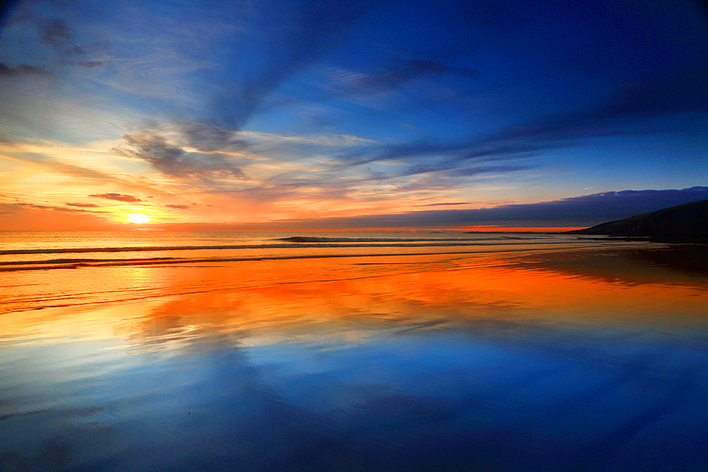 Sunset over the Bristol Channel from Dunraven Bay, Southerndown, South Wales, United Kingdom, Europe