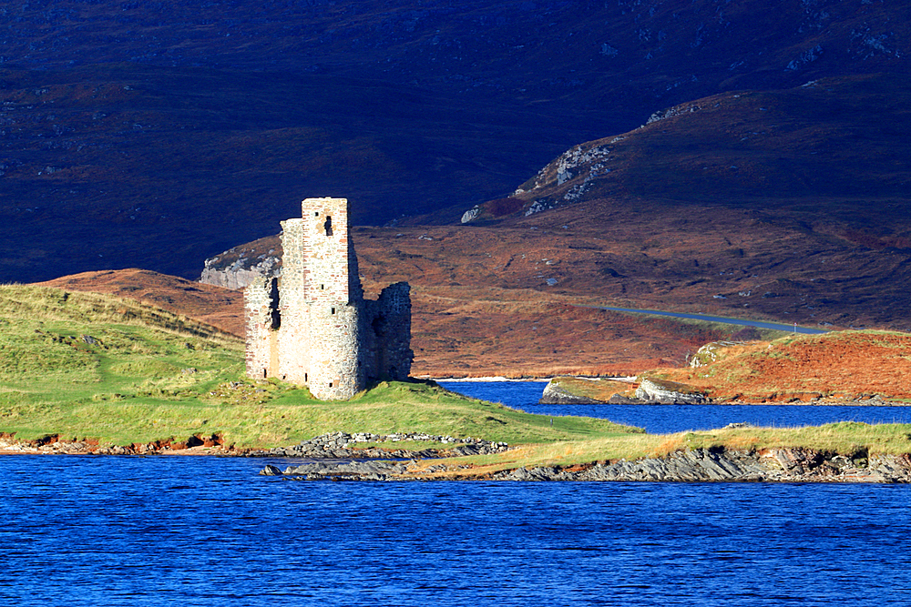 Ardvreck Castle, Loch Assynt, Ross and Cromarty, Highlands, Scotland, United Kingdom