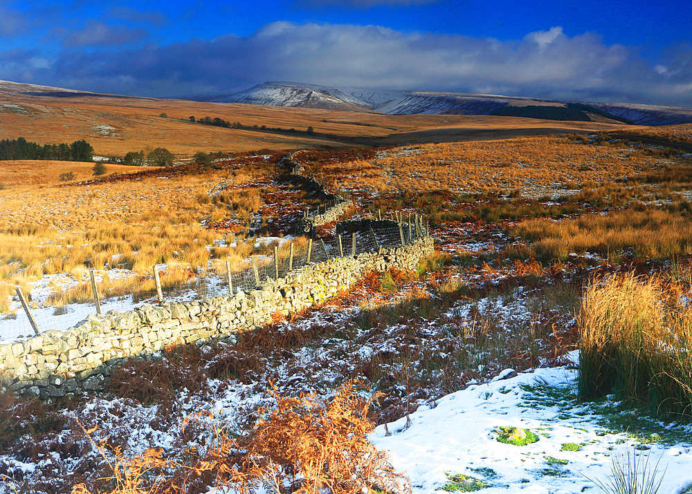 Looking towards Pen-y-Fan in winter, Brecon Beacons, Powys, South Wales, United Kingdom