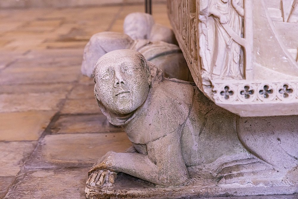 Europe, Portugal, Alcobaca. April 14, 2022.Tomb of Ines de Castro in the Alcobaca Monastery, a UNESCO World Heritage Site.