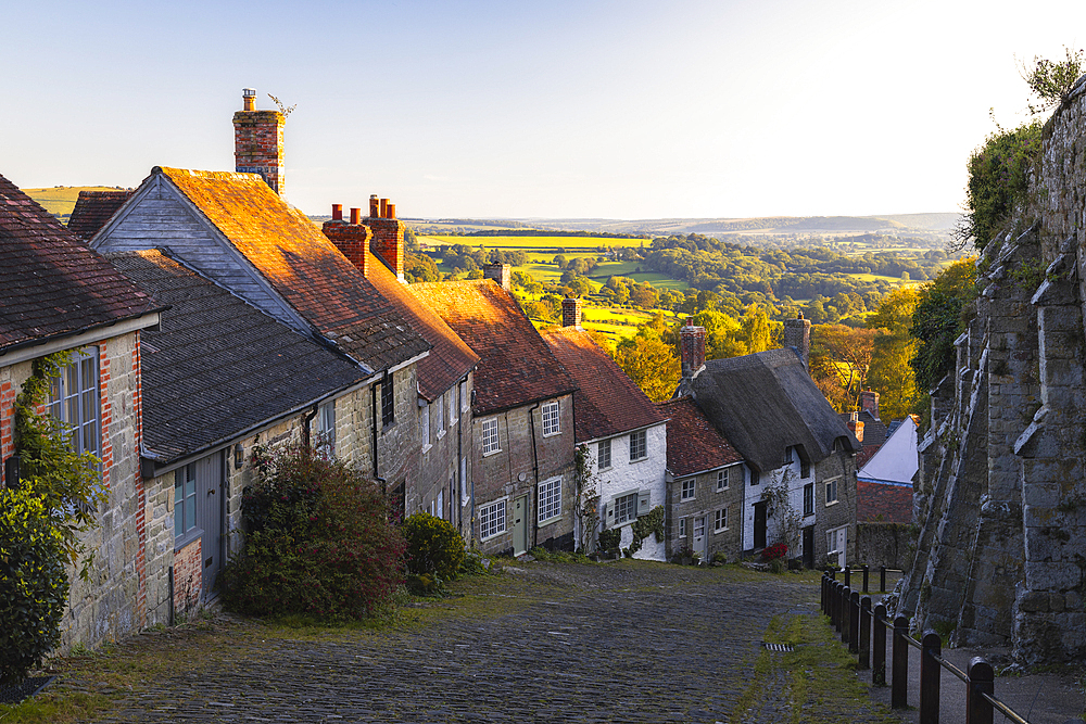 Gold Hill during sunset in late summer, Shaftesbury, Dorset, England, United Kingdom, Europe