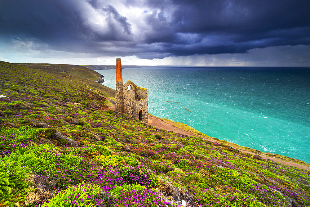 Wheal Coates with a thunderstorm, UNESCO World Heritage Site, St. Agnes, Cornwall, England, United Kingdom, Europe