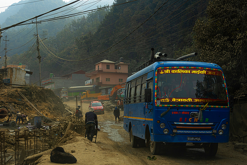 Traffic on the dusty road, Pasang Lhamu Highway, Nepal, Asia