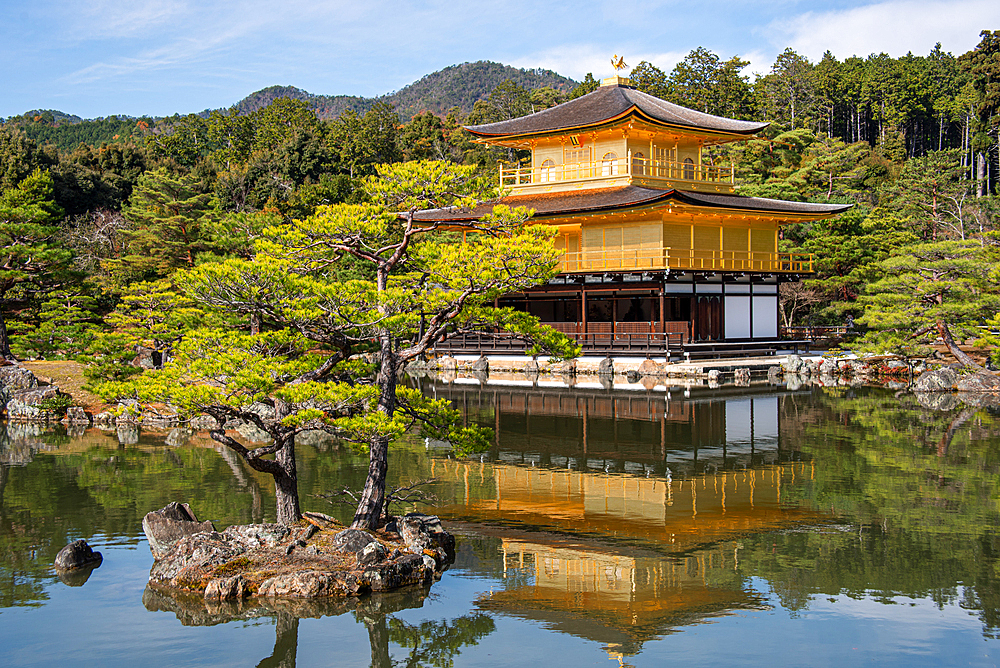 Golden Temple (Kinkaku-ji) (Temple of the Golden Pavilion), UNESCO World Heritage Site, Kyoto, Honshu, Japan, Asia