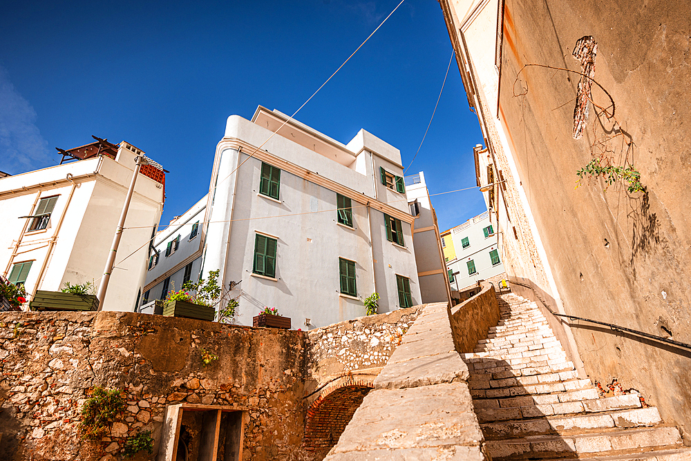 Gibraltar Castle Steps, beautiful residential area on the hill of narrow alleys, Gibraltar, Europe