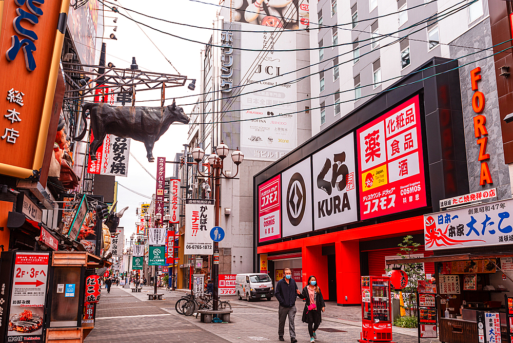 Restaurants in Dotonbori, vibrant entertainment district on the river, Osaka, Honshu, Japan, Asia