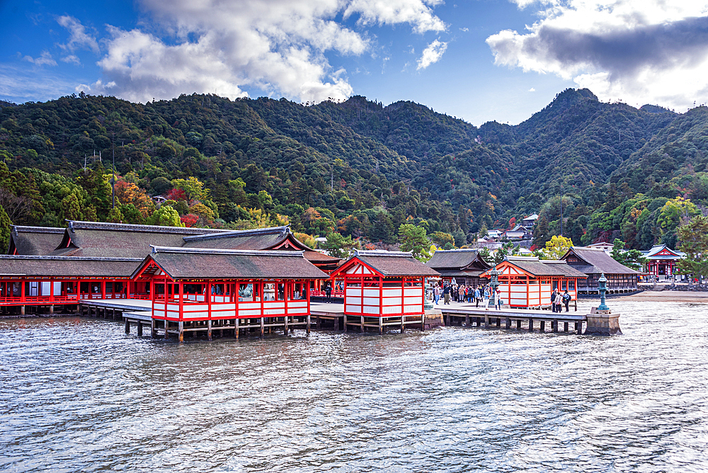 Itsukushima Shinto Shrine, UNESCO World Heritage Site, on Miyajima Island, Hiroshima Prefecture, Honshu, Japan, Asia