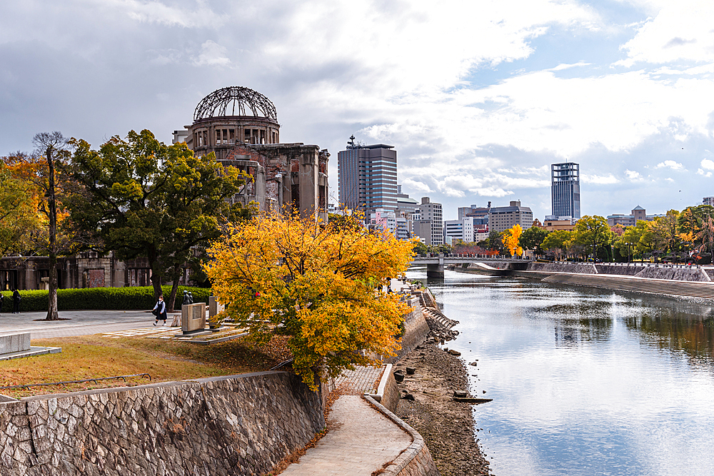 View along the Motoyasu River, autumn at the Atomic Bomb Memorial, Hiroshima, Honshu, Japan, Asia