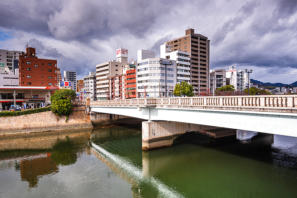 Aioi Bridge crossing the Motoyasu River in the center of Hiroshima, Honshu, Japan, Asia