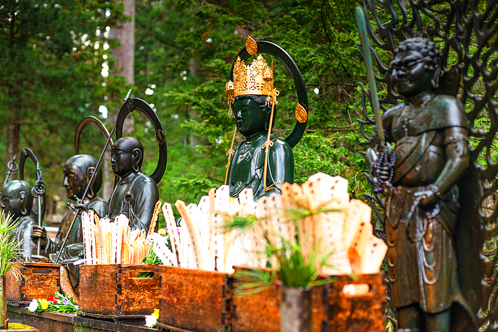 Okunoin Cemetery statues in Koyasan, Wakayama Prefecture, Honshu, Japan, Asia