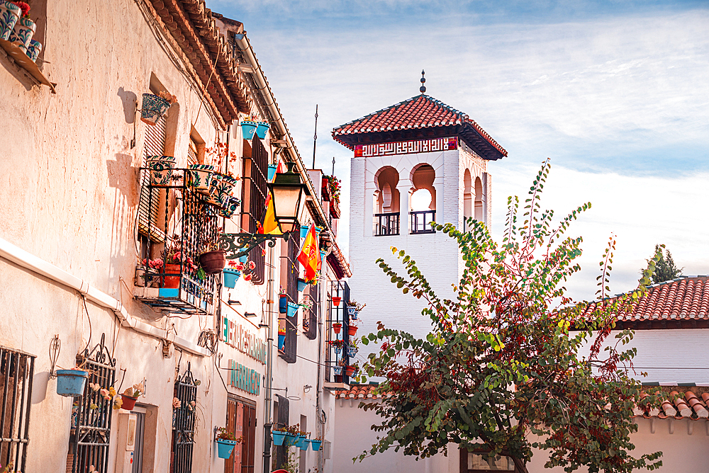 Early morning streets of Albaicin in Granada old town, near Mirado San Nicolas, Granada, Andalusia, Spain, Europe