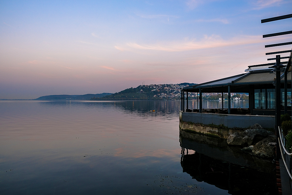 View of Lake Sapanca (Sapanca Golu) a fresh water lake between the Gulf of İzmit and the Adapazarı Meadow, Sapanca region, Turkey, Eurasia