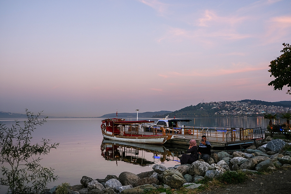 View of Lake Sapanca (Sapanca Golu) a fresh water lake between the Gulf of İzmit and the Adapazarı Meadow, Sapanca region, Turkey, Eurasia