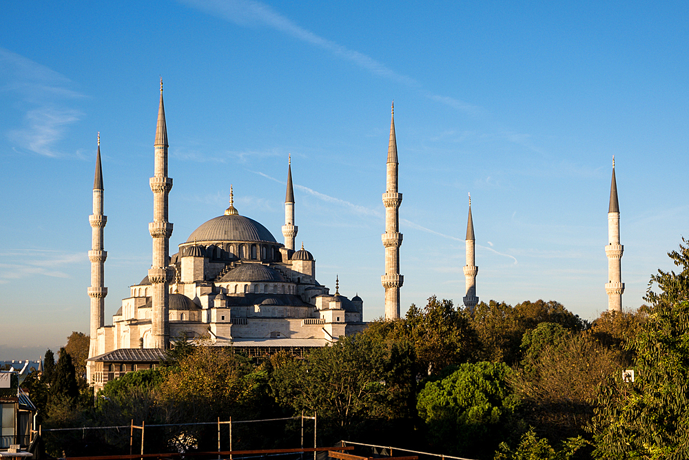 The Blue Mosque (Sultan Ahmed Mosque), an Ottoman-era historical imperial mosque, constructed between 1609 and 1617 during the rule of Ahmed I and a functioning mosque today, UNESCO World Heritage Site, Istanbul, Turkey, Europe