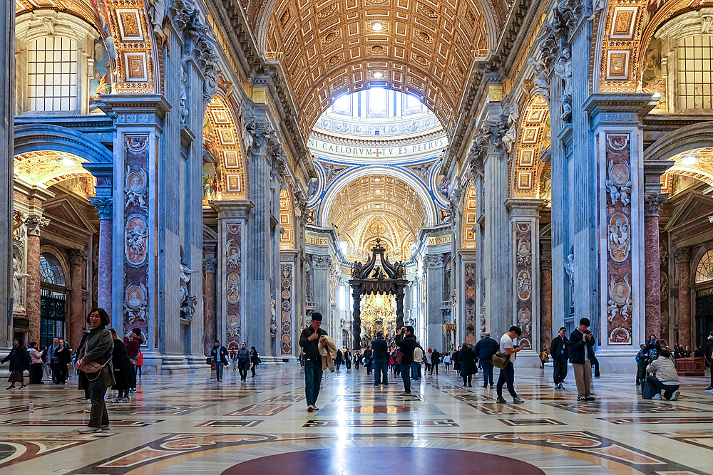 Architectural detail of the central nave of Saint Peter's Basilica in Vatican City, the papal enclave in Rome, UNESCO World Heritage Site, Rome, Lazio, Italy, Europe