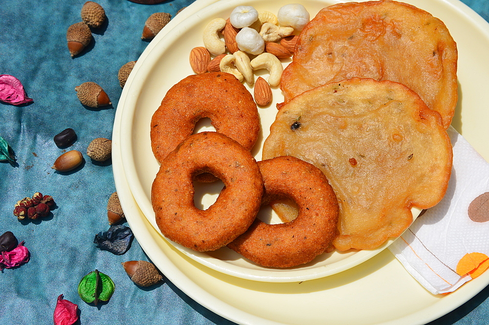 Image of babru bhalla, malpua, traditional snack dishes, Mandi, Himachal Pradesh, India, Asia