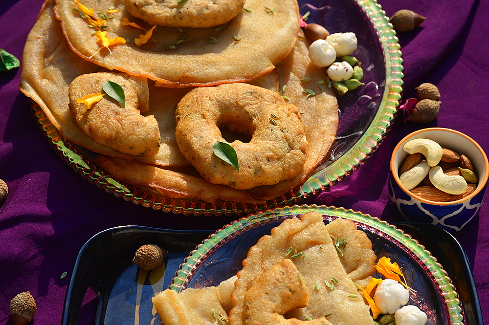 Bhalla babru, malpua, traditional snack dishes, sweet item in festivals and marriages, Mandi, Himachal Pradesh, India, Asia