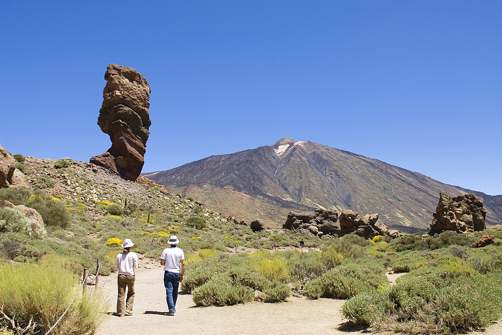 Roque Cinchado, Roques de Garcia, Caldeira de las Canadas, Mount Teide, Mount Teide National Park, UNESCO World Heritage Site,Tenerife,Canary Islands, Spain, Atlantic Ocean, Europe