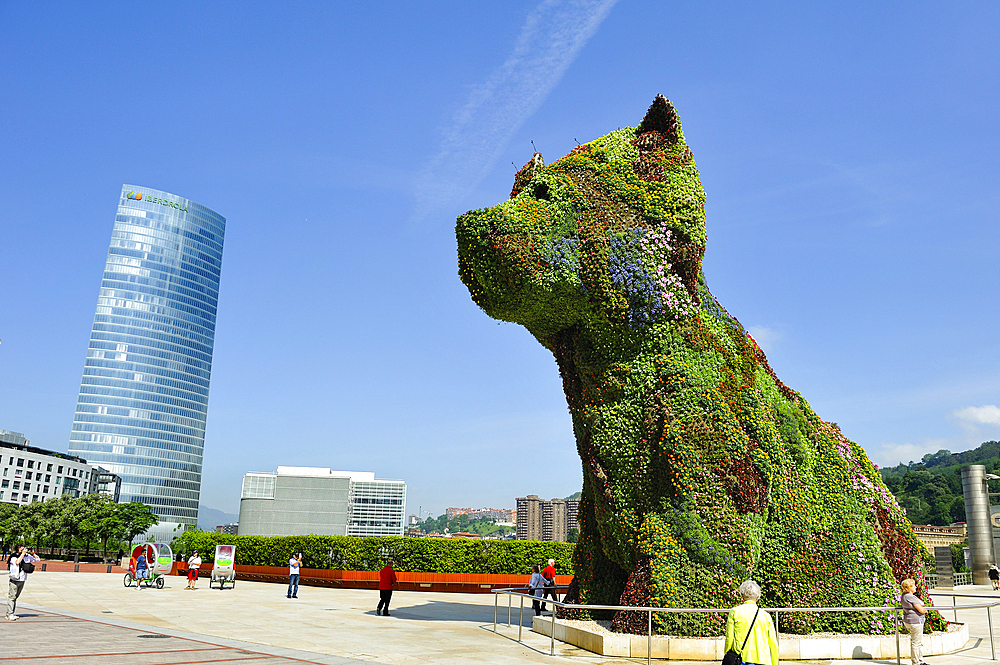 Puppy works by Jeff Koons, Guggenheim Museum, Bilbao, province of Biscay, Basque Country, Spain, Europe