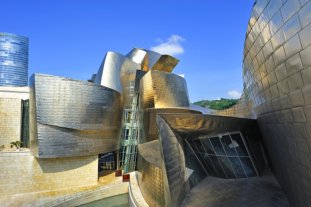 Guggenheim Museum designed by architect Frank Gehry, Bilbao, province of Biscay, Basque Country, Spain, Europe