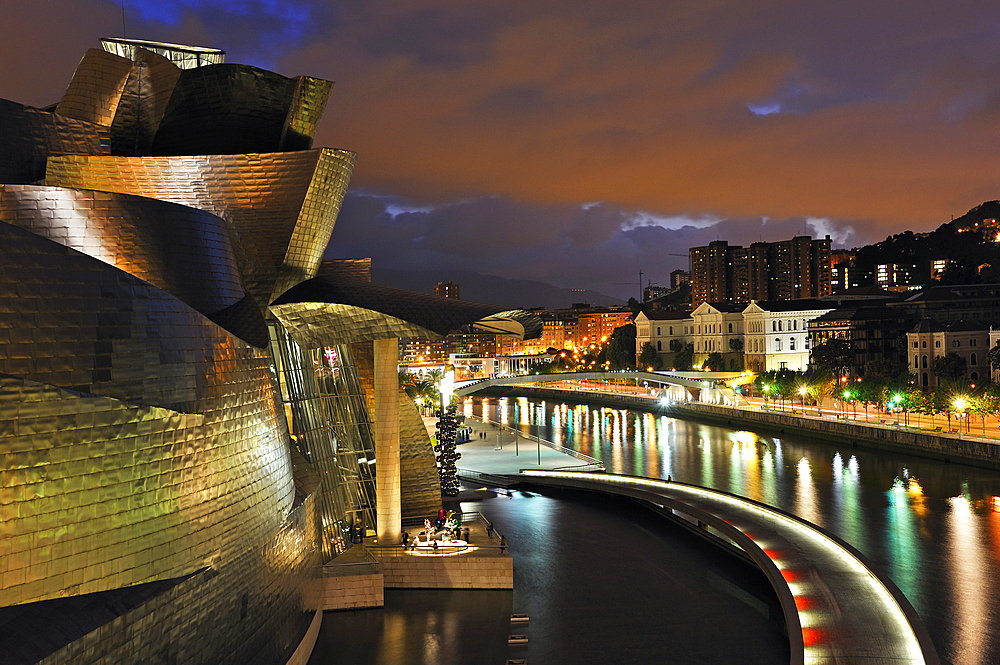 Guggenheim Museum designed by architect Frank Gehry, Bilbao, province of Biscay, Basque Country, Spain, Europe