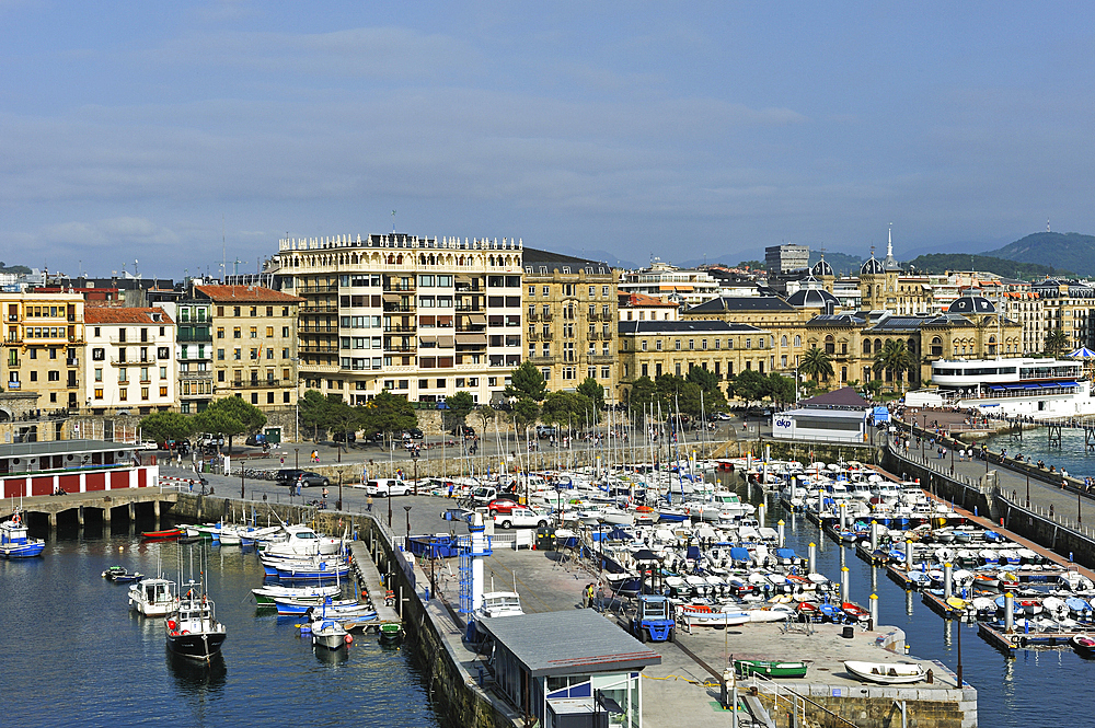 Port of San Sebastian, La Concha Bay, Bay of Biscay, province of Gipuzkoa, Basque Country, Spain, Europe